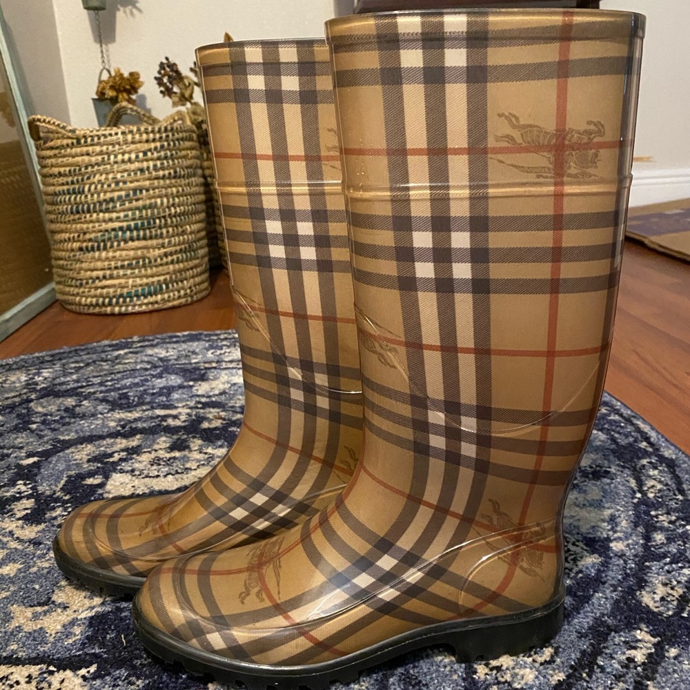 Burberry Haymarket check print rain boot